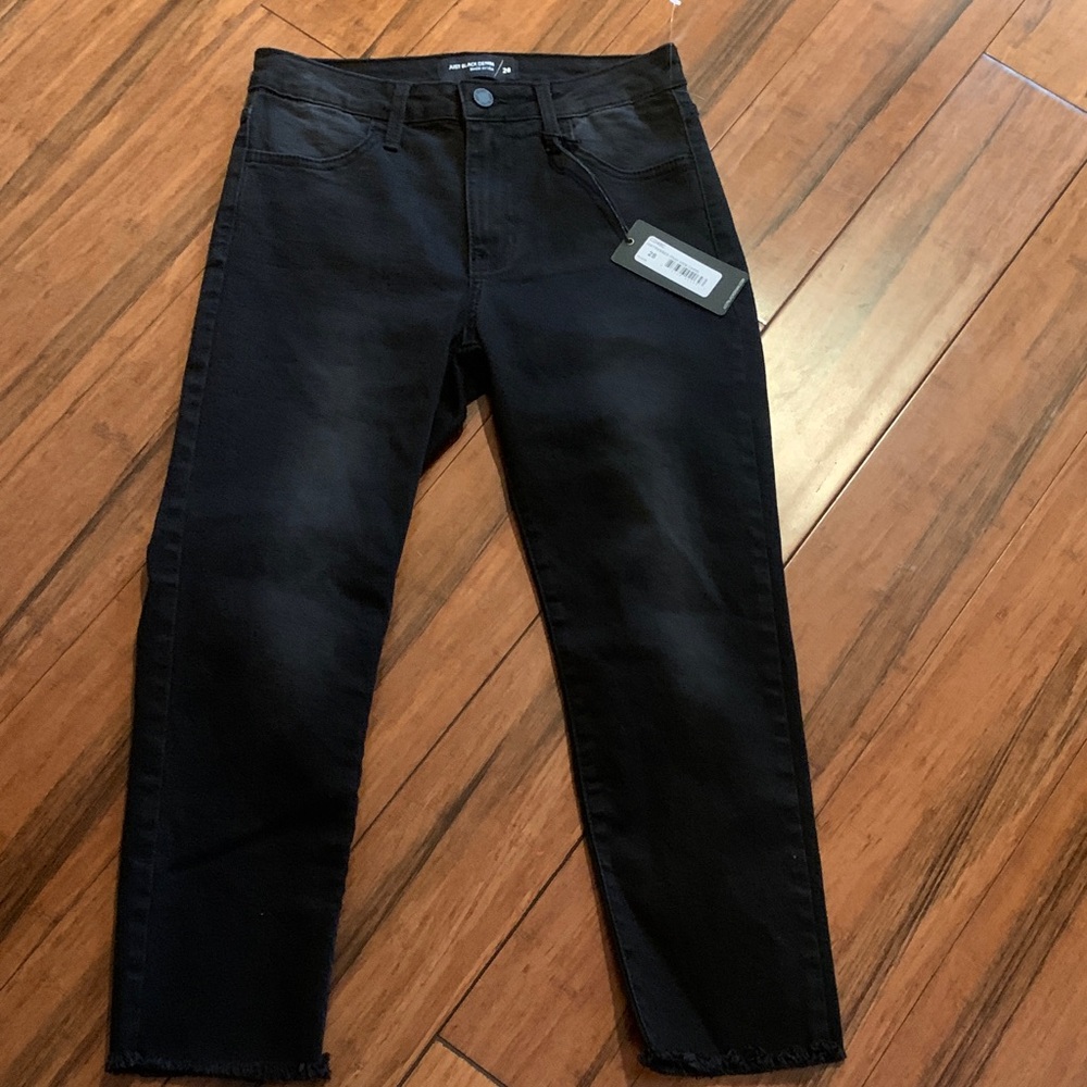 Just Black Women’s Dark capri jeans